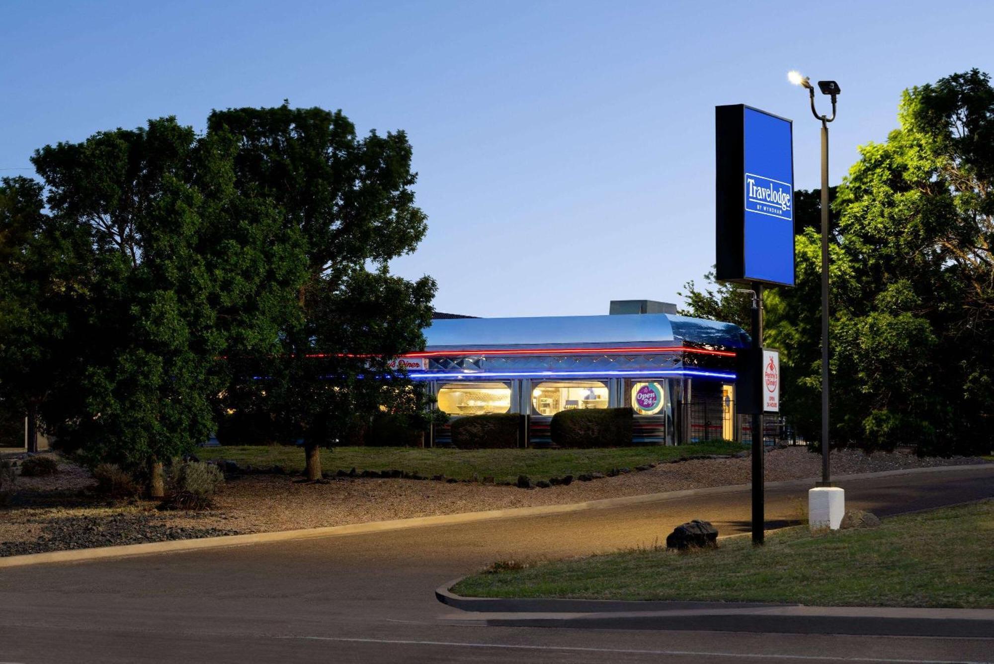 Travelodge by Wyndham Vaughn Eksteriør bilde